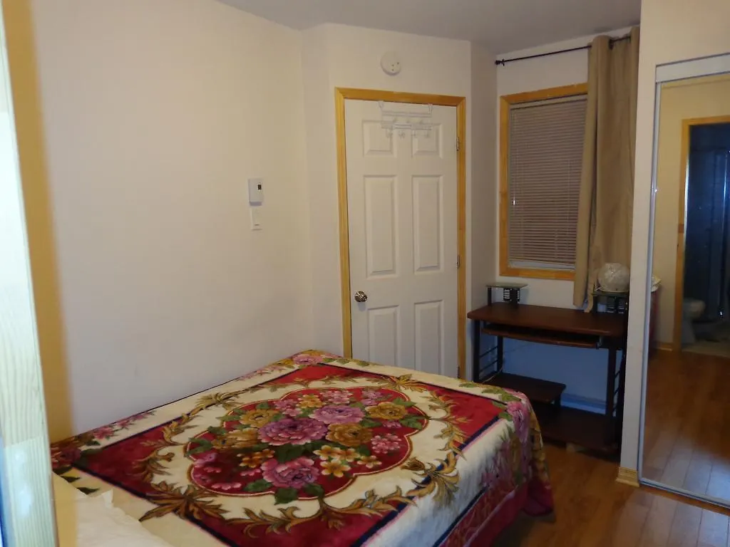 La Petite Reverie De Montreal Guest House 0*,