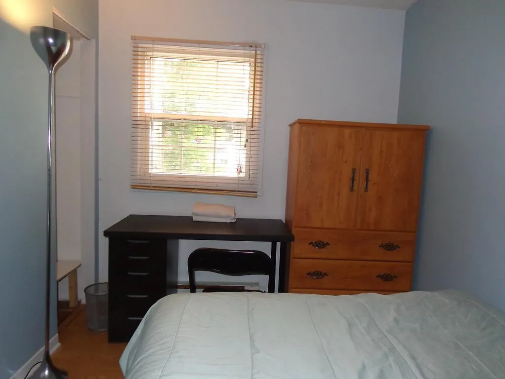 La Petite Reverie De Montreal Guest House Canada